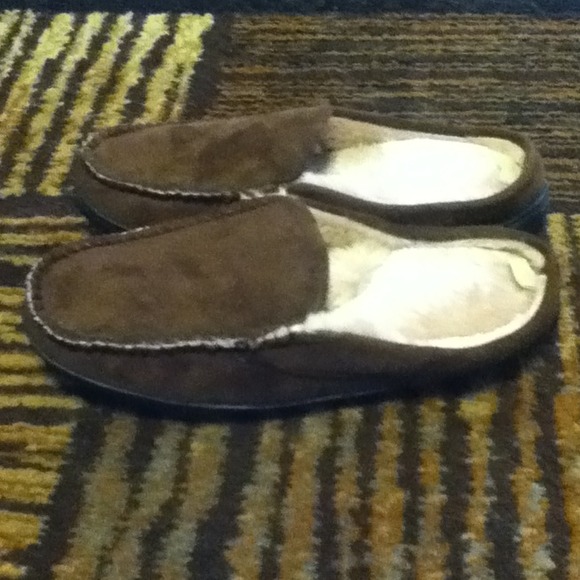 Slippers - Picture 2 of 4
