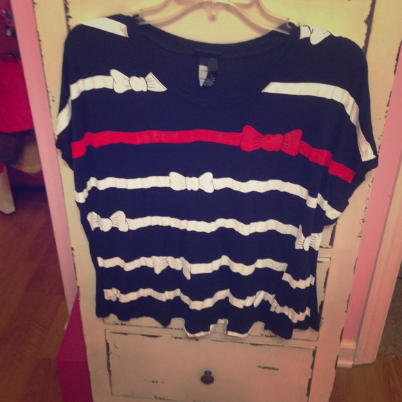 ⛔️SOLD⛔️ Rue 21 Heart Shirt Size Large