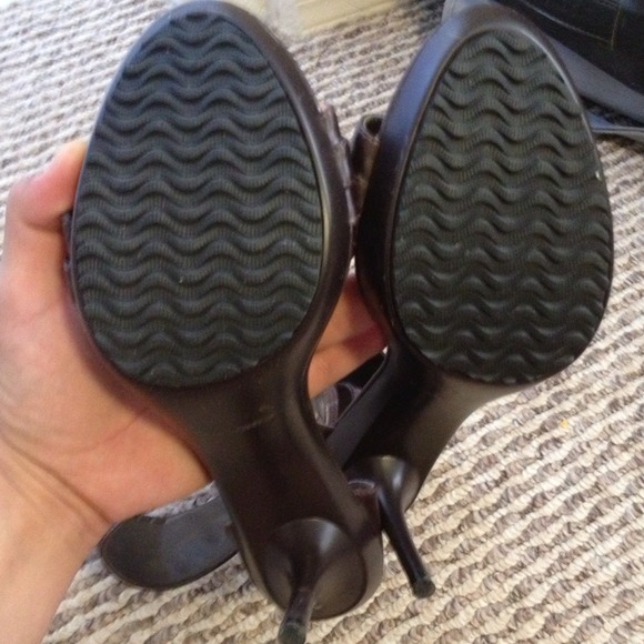 Sexy brown cuff heels - Picture 4 of 4