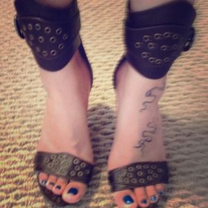 Sexy brown cuff heels