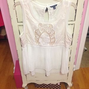⛔SOLD⛔American Eagle Outfitters White Shirt Size L