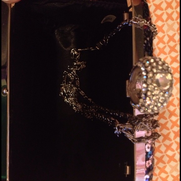 Closed selected BY http://randompicker.com/ - Picture 4 of 4