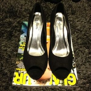 Black Peep Toe heels