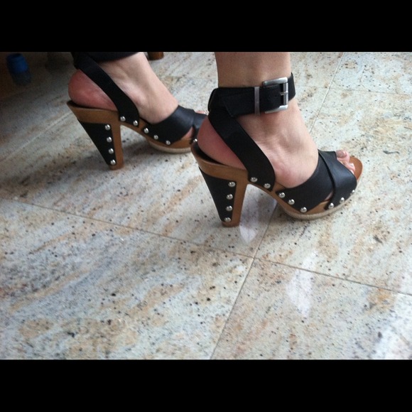 Kensigirl shoes Brand new in box
