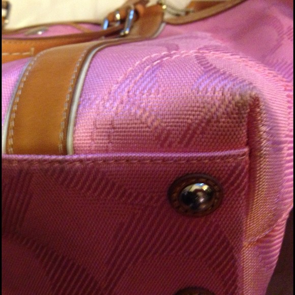 ๐Super Sale!๐ Coach Signature Pink Sateen Tote - Picture 4 of 4