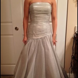 Atelier Alyce Satin Rouge Collection