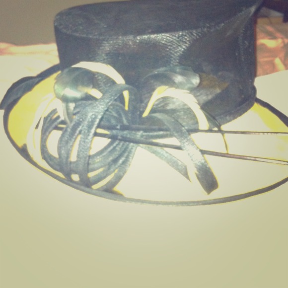 Yellow and black Kentucky Derby hat! Worn once