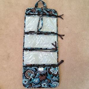 Vera bradley hanging organizer