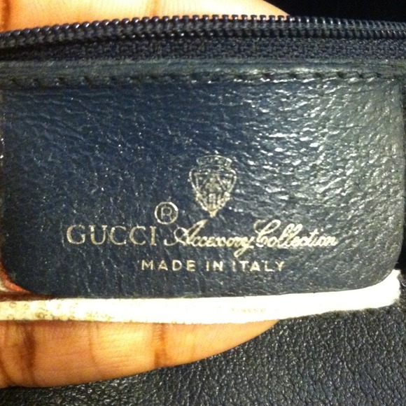 Sold----Vintage Gucci DuffleBag - Picture 3 of 4