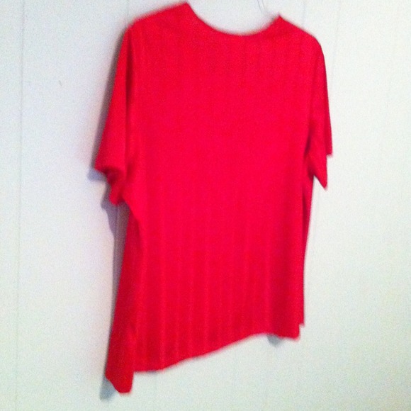 Red 100% polyester - Picture 2 of 2