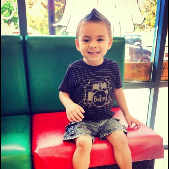 MEET UR SELLER - Picture 2 of 3