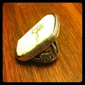 Lucky Brand Quartz and Jade Style Ring size 8