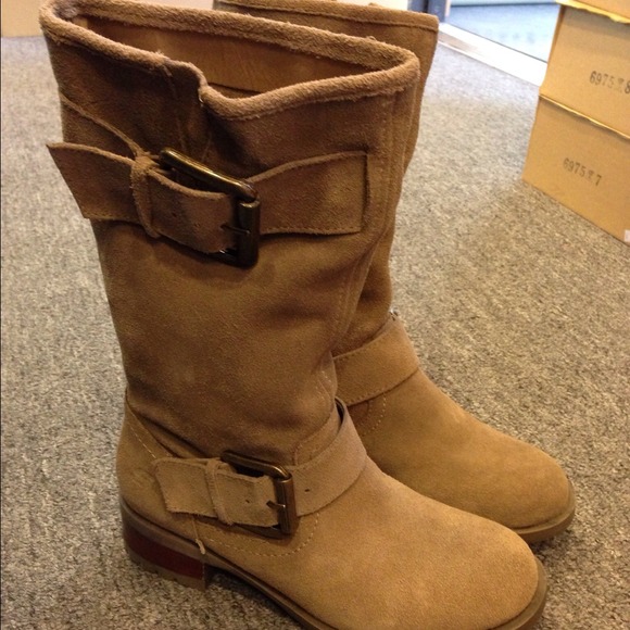 Boots - Picture 2 of 3