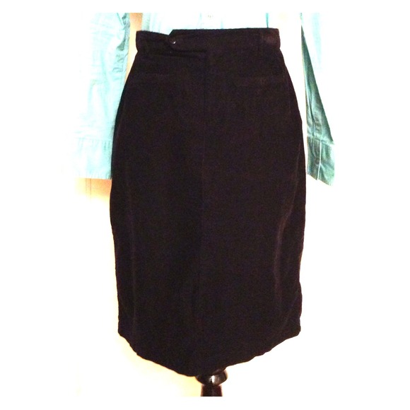 ✨ Micro-corduroy pencil skirt
