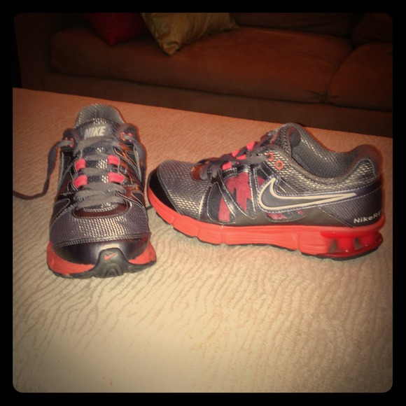 NIKE REAX running shoes