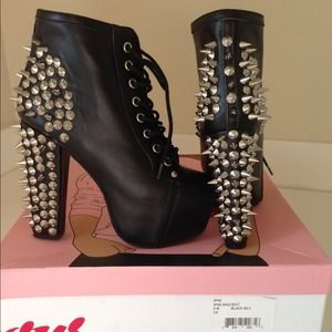 ✨REDUCED✨ Jeffrey Campbell Lita's Black