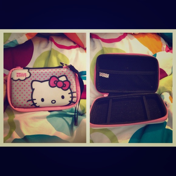 Other - 3D Hello kitty Nintendo case .