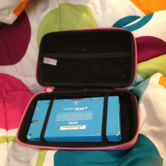 3D Hello kitty Nintendo case . - Picture 2 of 2