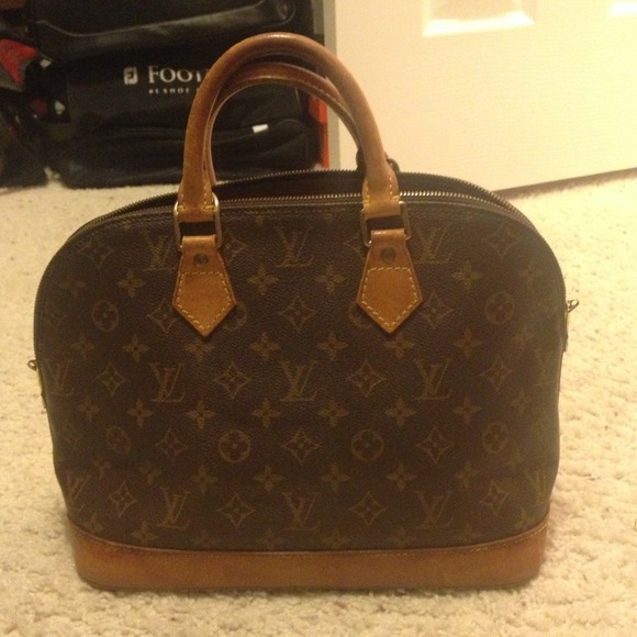 100% Authentic Louis Vuitton