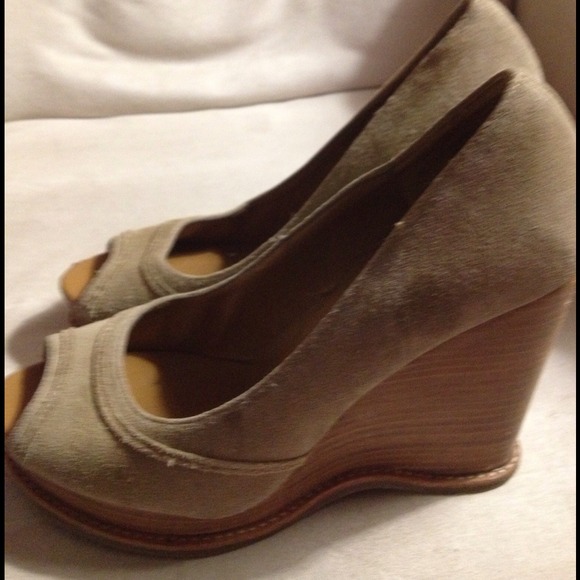 Steve Madden suede wedges - Picture 2 of 4