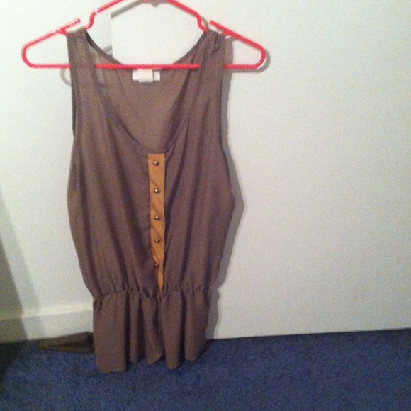 Top - Picture 2 of 2