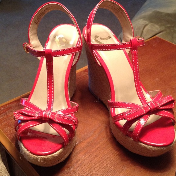 REDUCED*****Wedge heels