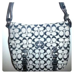 Women's Coach bag (messenger style)
