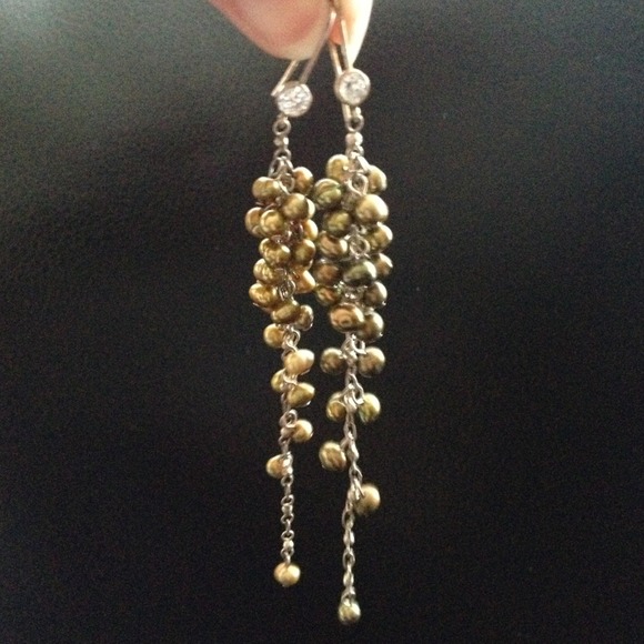 Genuine Pearl cluster earrings - Picture 2 of 2
