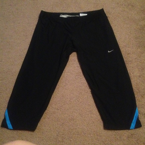 SOLD Nike dri-fit running capri pants size XL
