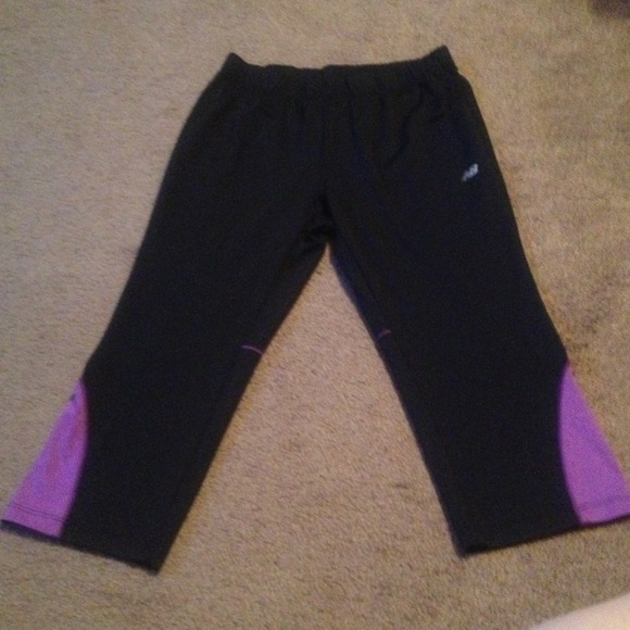 SOLD New Balance running capri pants size XL