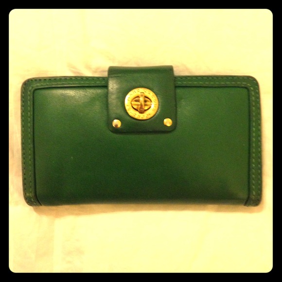 Gorgeous authentic Marc Jacobs wallet for sale! 😍