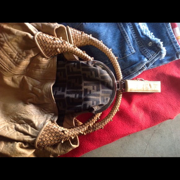 Handbag - Picture 2 of 3