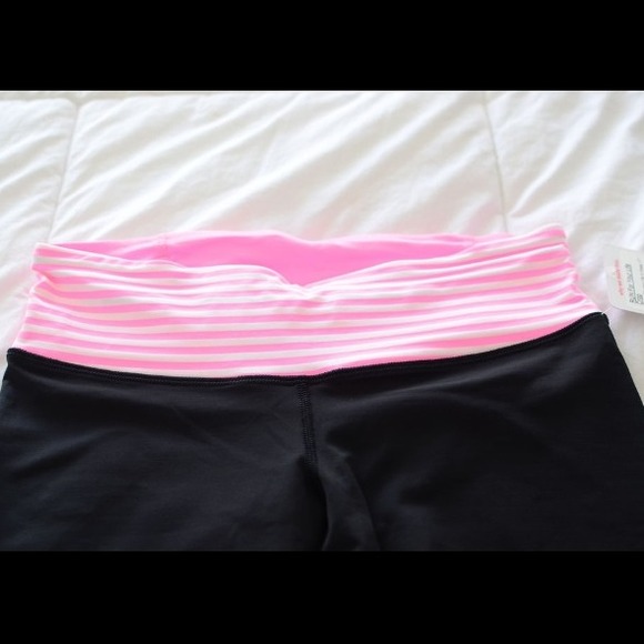 💰💵SOLD💰💵Lululemon Run for Your Life Crop Pink