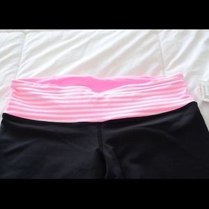 💰💵SOLD💰💵Lululemon Run for Your Life Crop Pink