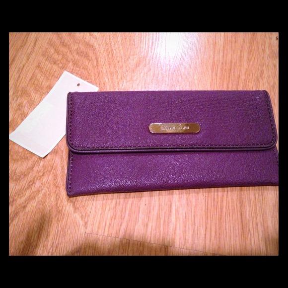 Michael Kors - wallet purple