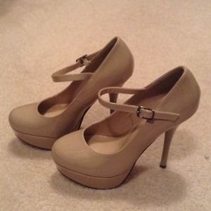 Platform nude Mary Jane.