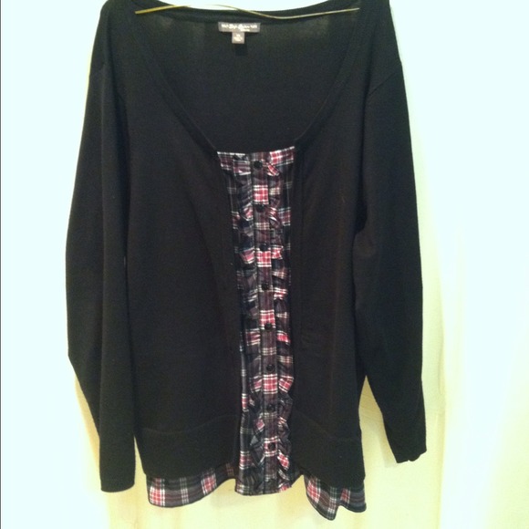Plus size top - Picture 1 of 3