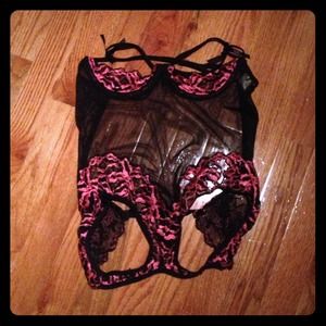 ♦️sold♦️Fredrick's of Hollywood lingerie