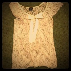 Lace shirt with bow