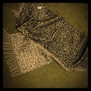 Leopard print scarf