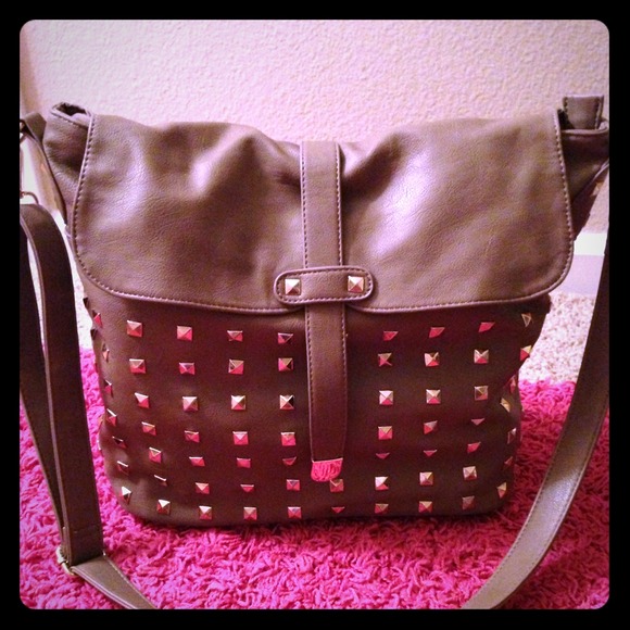 ⛔RESERVED⛔Studded tan crossbody