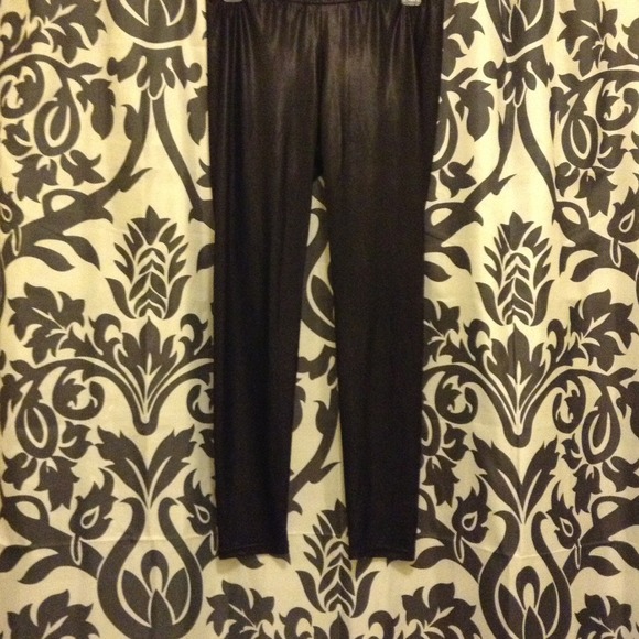 Liquid leggings