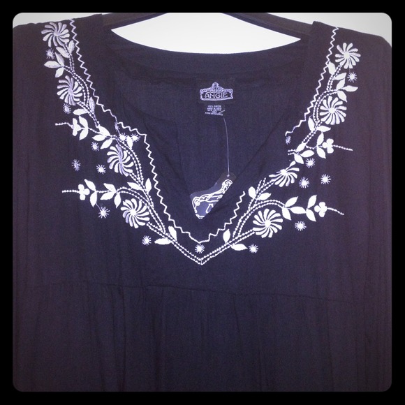 Peasant black dress w/ white embroidery