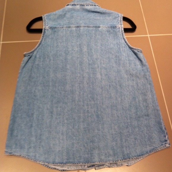 Gap - Distressed Denim Sleeveless Shirt - Picture 3 of 4