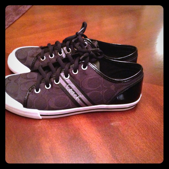 SOLD!! Brand new coach shoes!