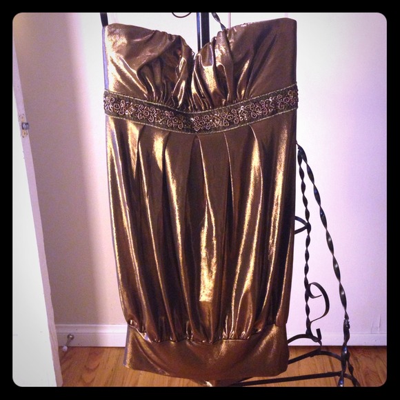 💢Reduced💢💗Gold strapless bubble dress 💗