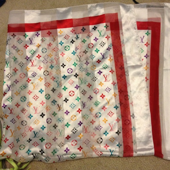 Accessories - Louis Vuitton pattern scarf