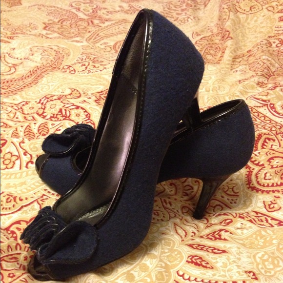 🔸Navy felt and black patent heels🔸 - Picture 4 of 4