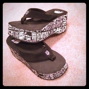 ⛔️SOLD⛔️Metal Mulisha platform sandals.