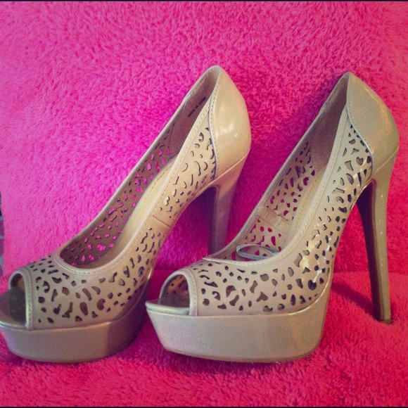Nude shoes